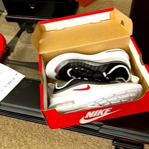 Nike air max axis (gs)